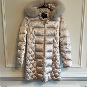 1 Madison Women's Beige Quilted Puffer Coat with Fur Trim